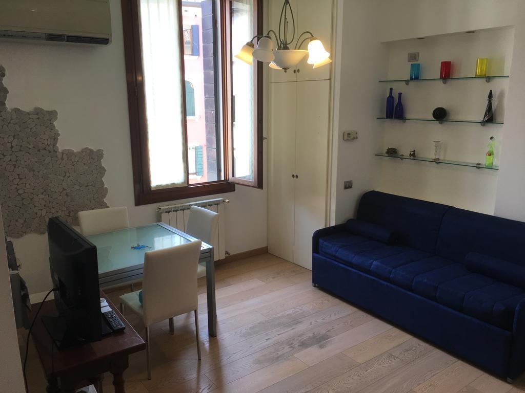Ca' Santa Marta Apartment Venedig Exteriör bild