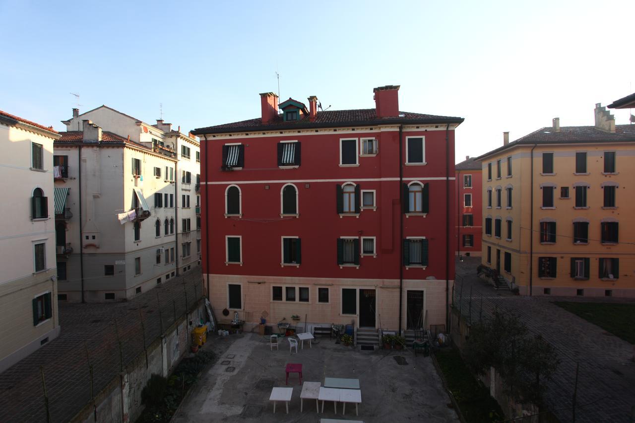 Ca' Santa Marta Apartment Venedig Exteriör bild